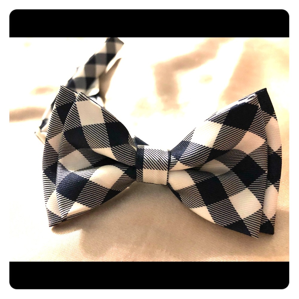 Child’s bow tie size 4-7